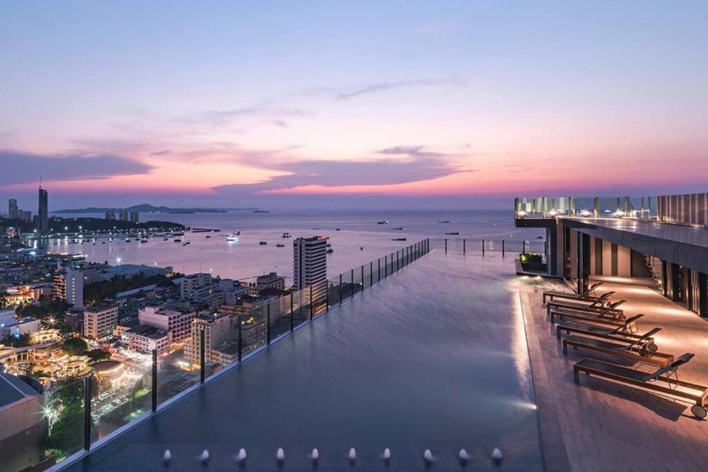 The Base Condo Center Of Pattaya Rooftop Swimming Pool Екстериор снимка