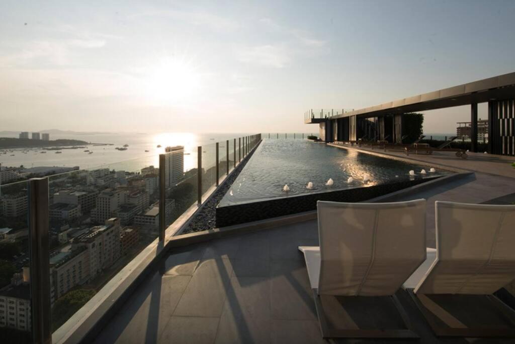 The Base Condo Center Of Pattaya Rooftop Swimming Pool Екстериор снимка