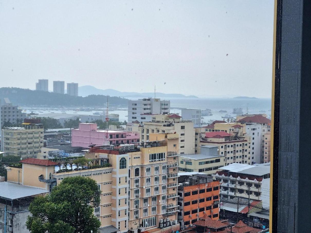 The Base Condo Center Of Pattaya Rooftop Swimming Pool Екстериор снимка